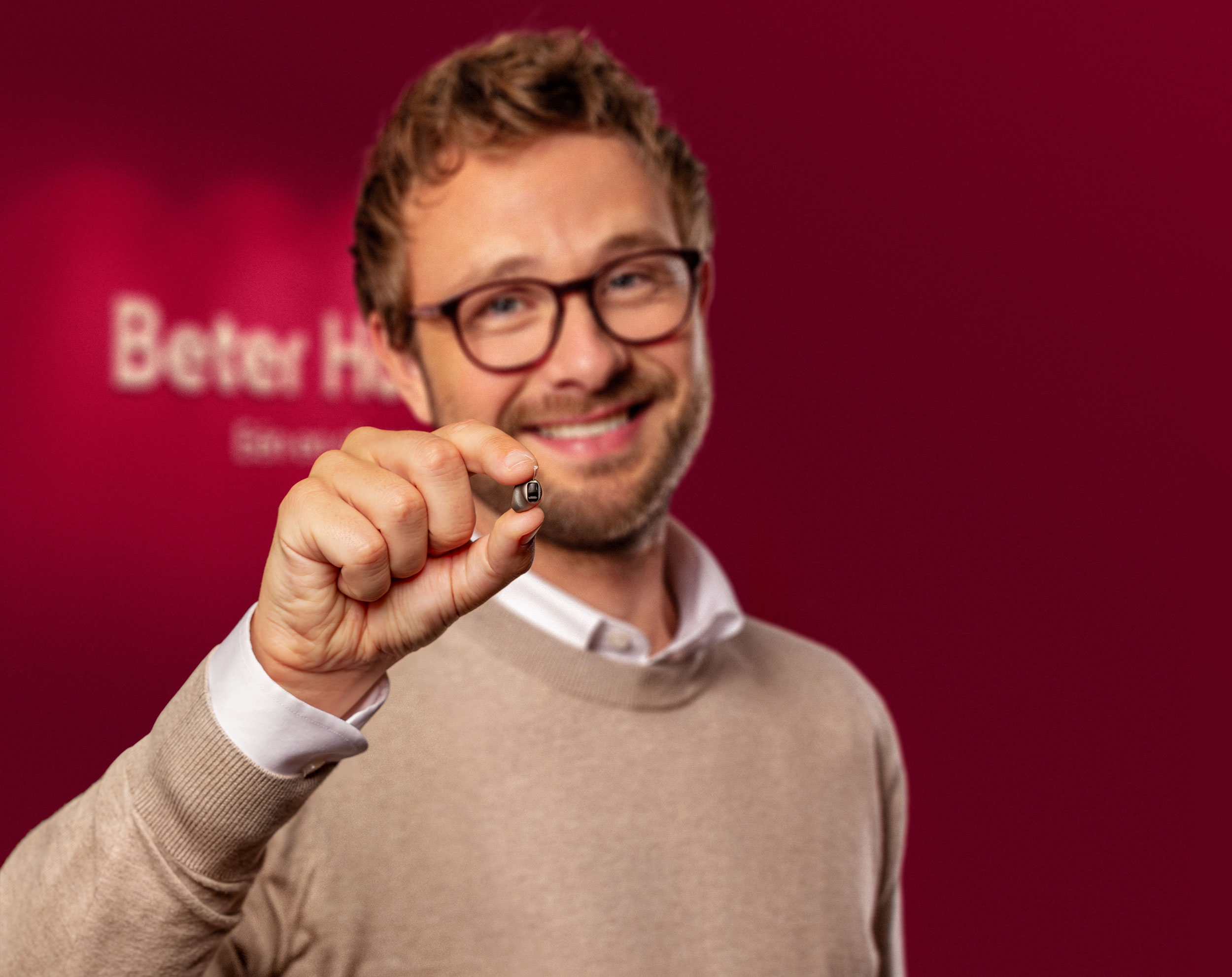 berend-hearing-aid-closeup
